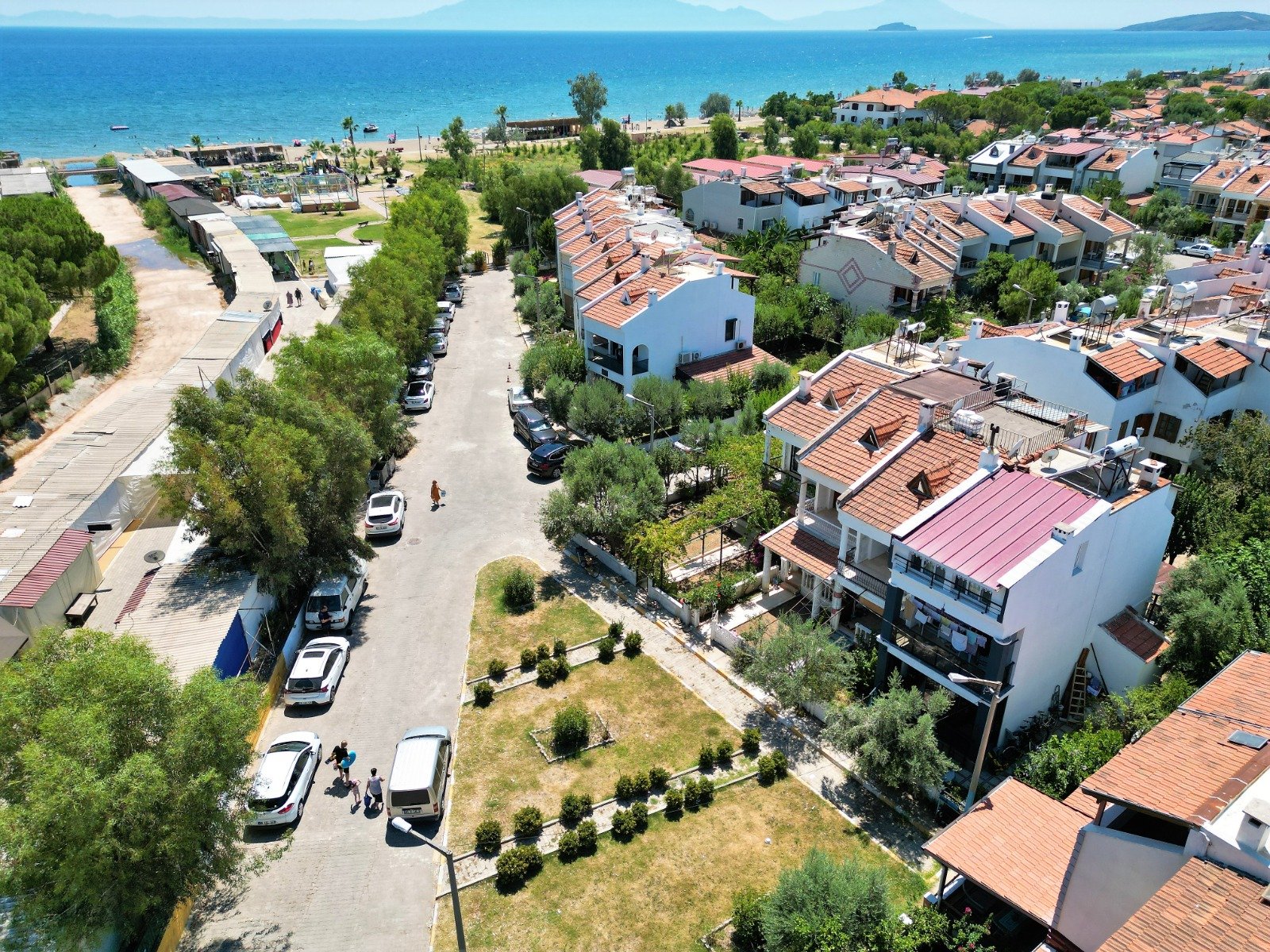 Seferihisar Doğanbey Cumhuriyet Mah. Satılık 3+1 Villa - 231 m²