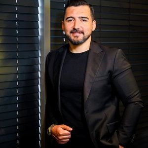 Yunus Akat