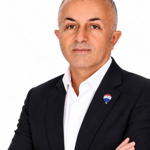 İsmet Gezer